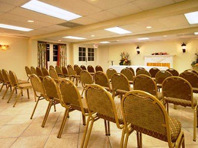 Super 8 By Wyndham Hotel New Orleans