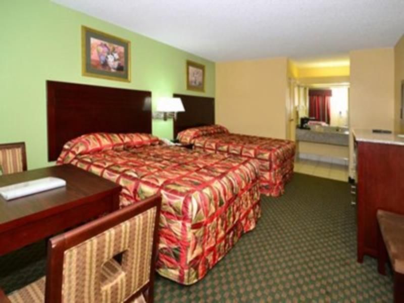 Rodeway & Gentilly 3*