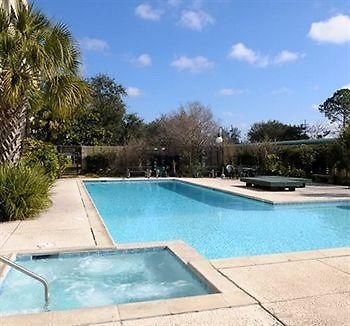 Brent House Hotel 3*