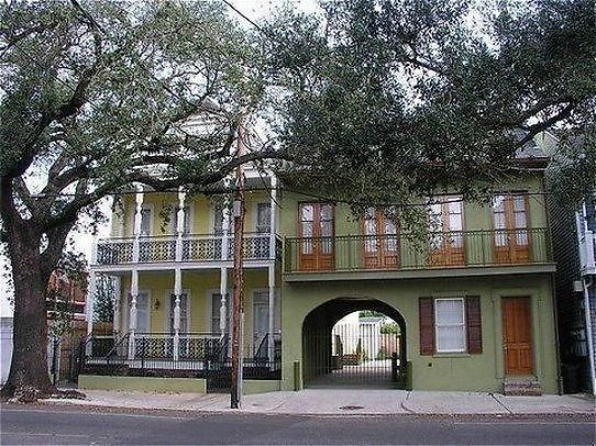 The Prytania Oaks