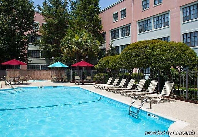 Sonesta Es Convention Center 3*