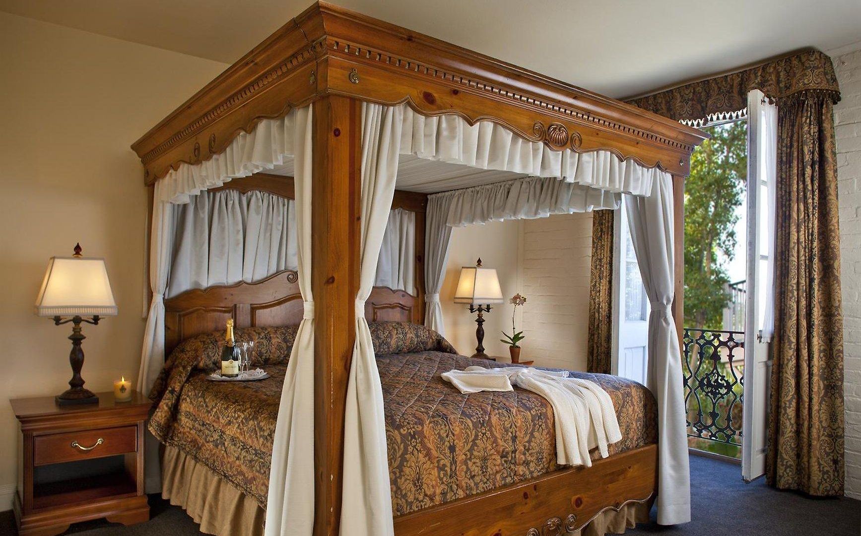 Inn Le Richelieu In The French Quarter New Orleans