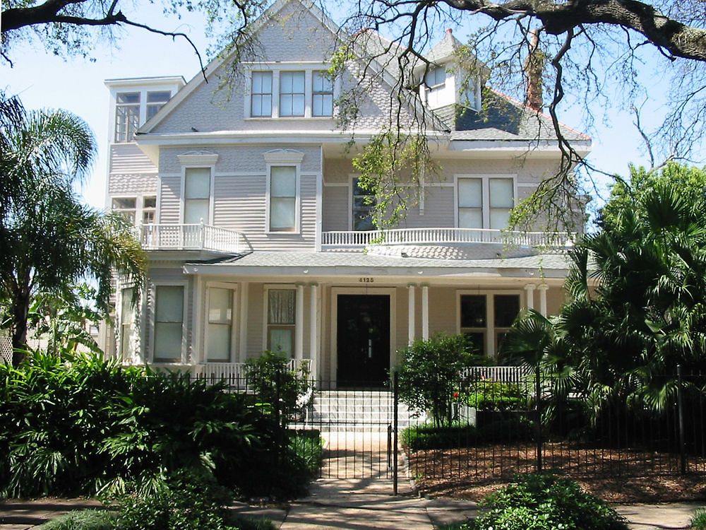 Avenue Hotel 2*