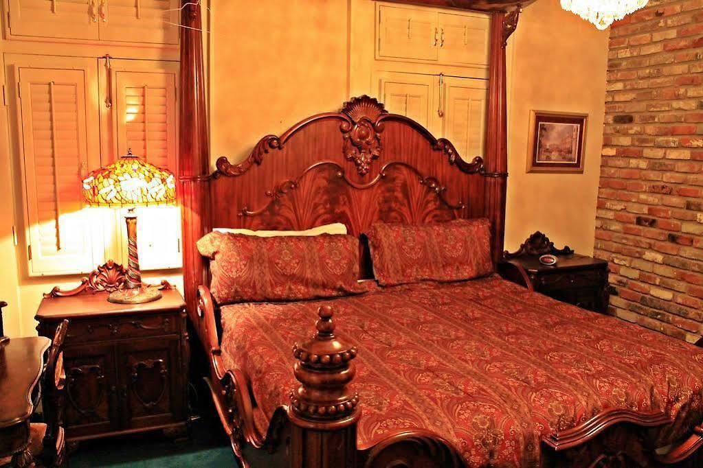 Chateau Orleans Aparthotel