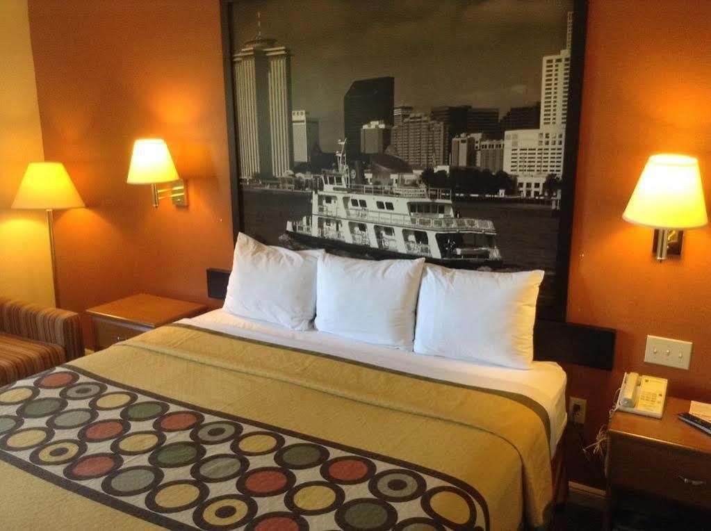 Hotel Super 8 By Wyndham 2*