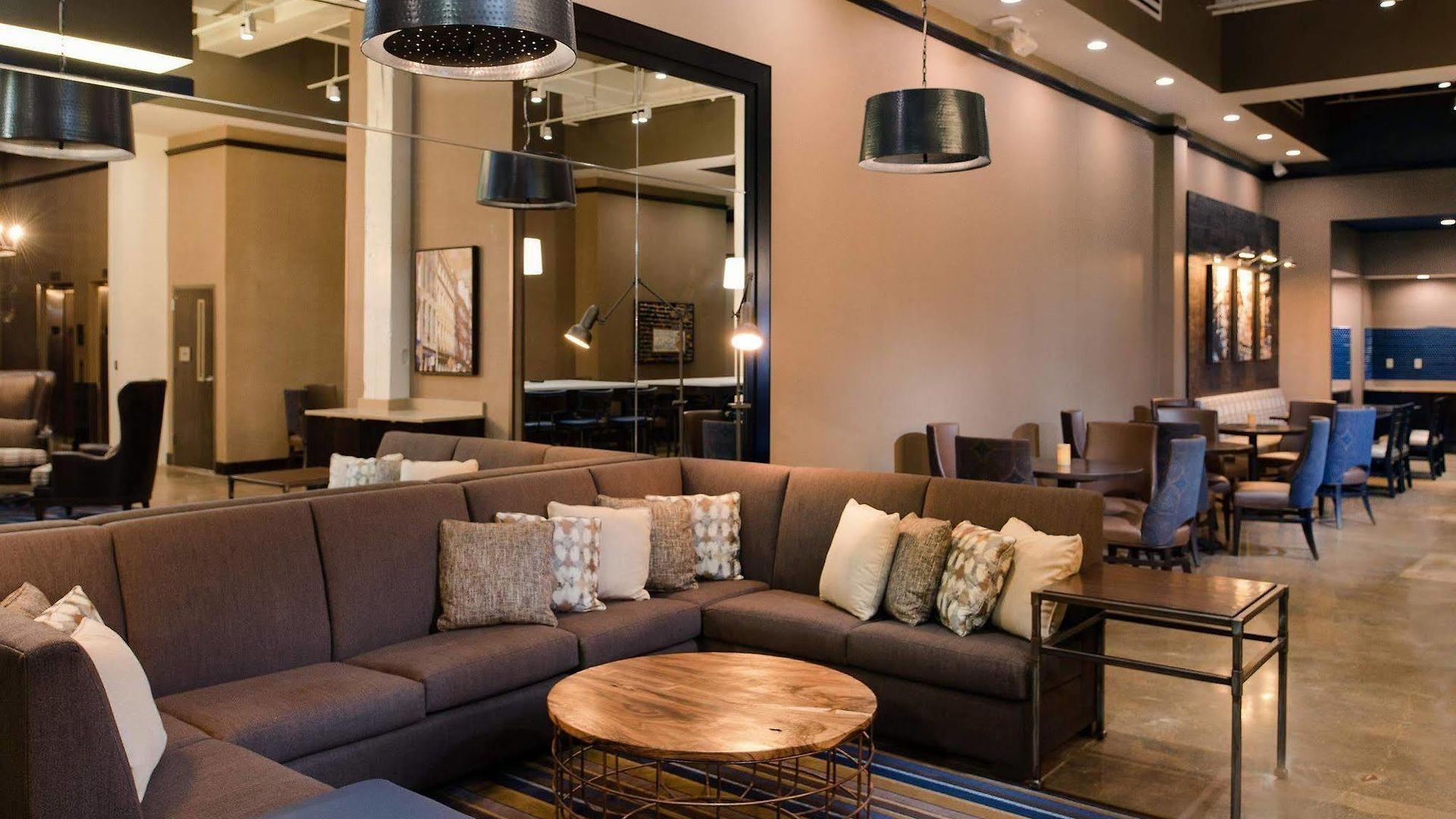 Fairfield By Marriott & Downtown French Quarter Area