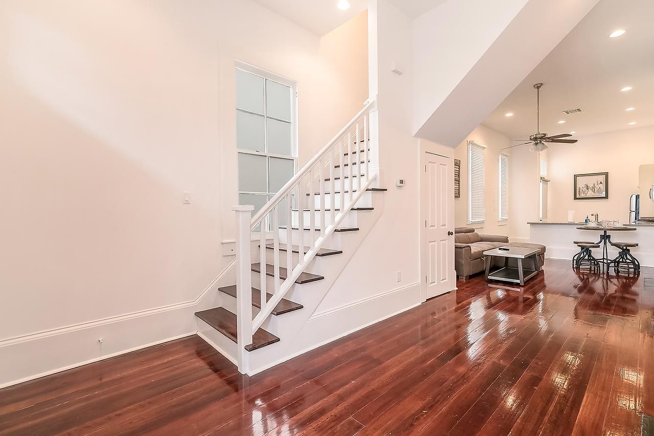 Apartment Spacious 2br In Prime Garden District Location W Pool *