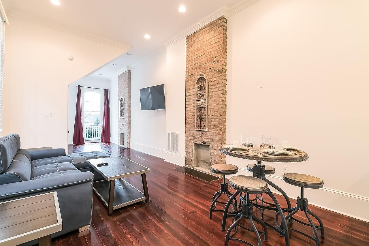 Charming 2br On Carondelet By Hosteeva Apartment New Orleans