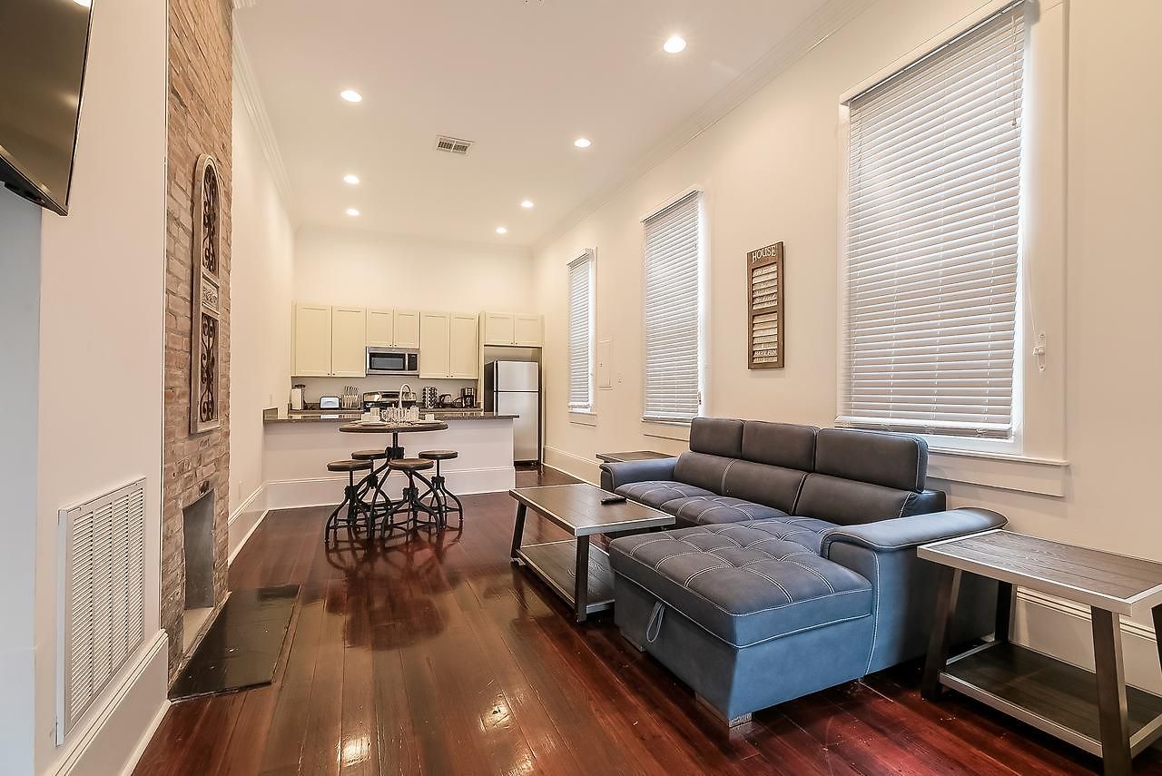 Charming 2br On Carondelet By Hosteeva Apartment