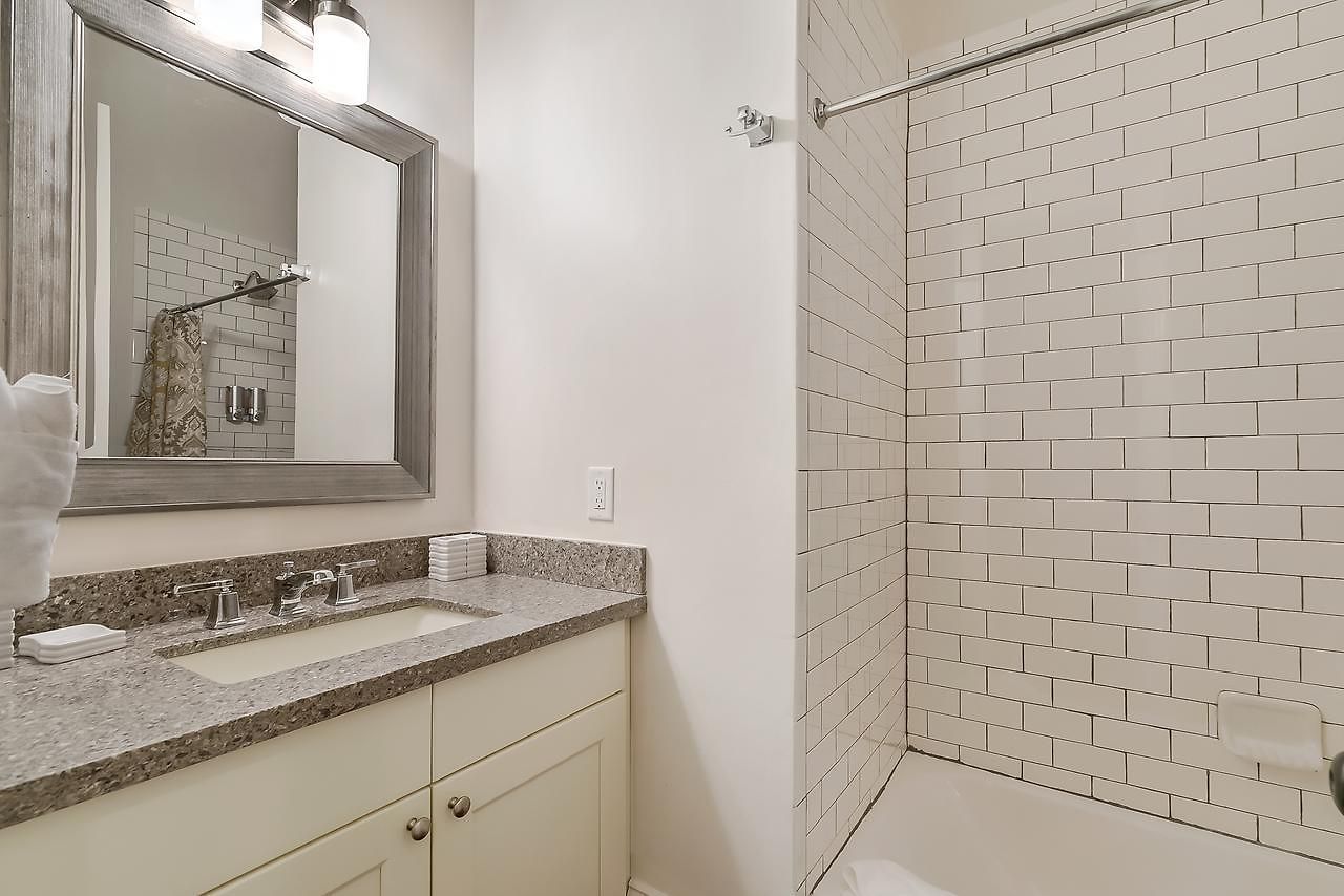 Spacious 2br In Prime Garden District Location W Pool New Orleans
