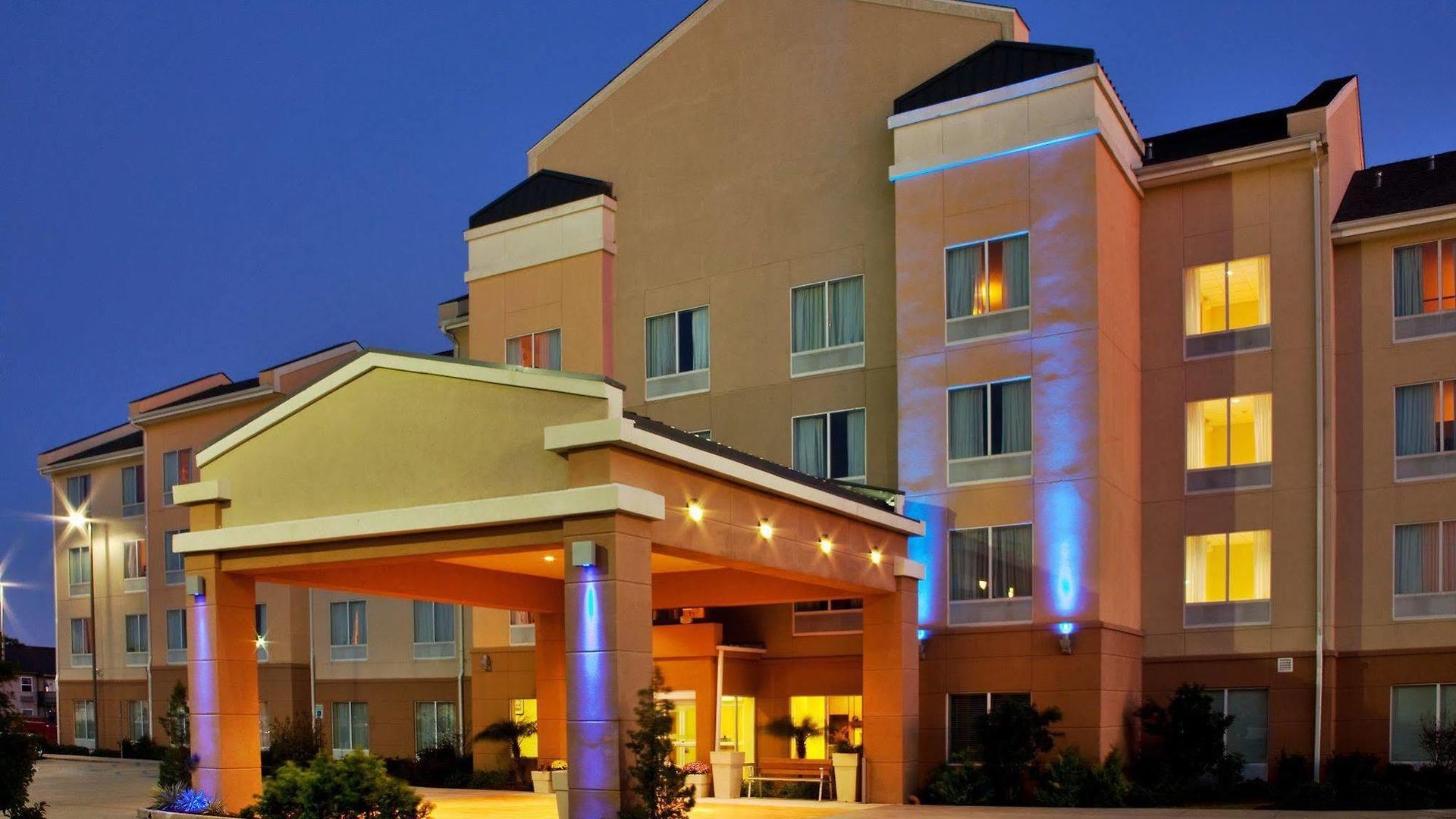 Express East By Ihg