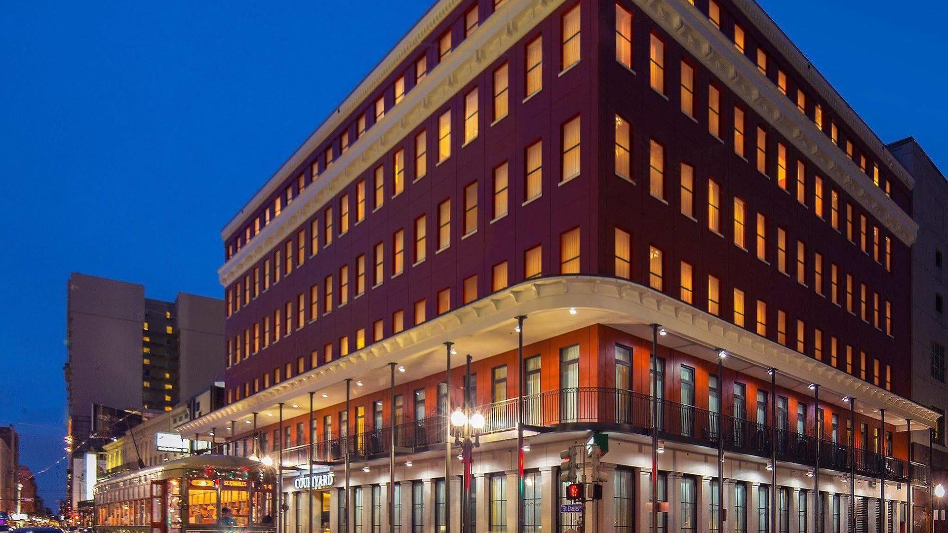 Courtyard By Marriott Downtown Near The French Quarter