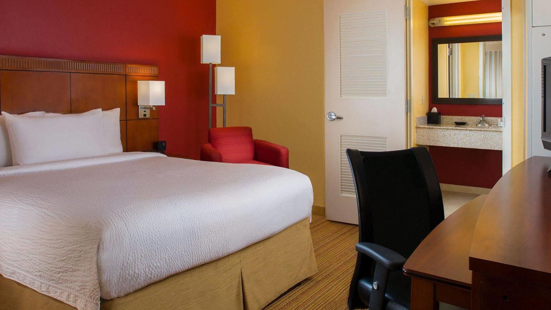 Courtyard By Marriott Downtown Near The French Quarter Hotel