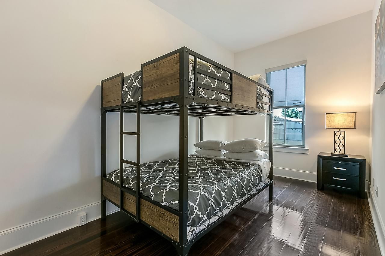 Spacious Loft-style 3br Townhouse By Hosteeva New Orleans