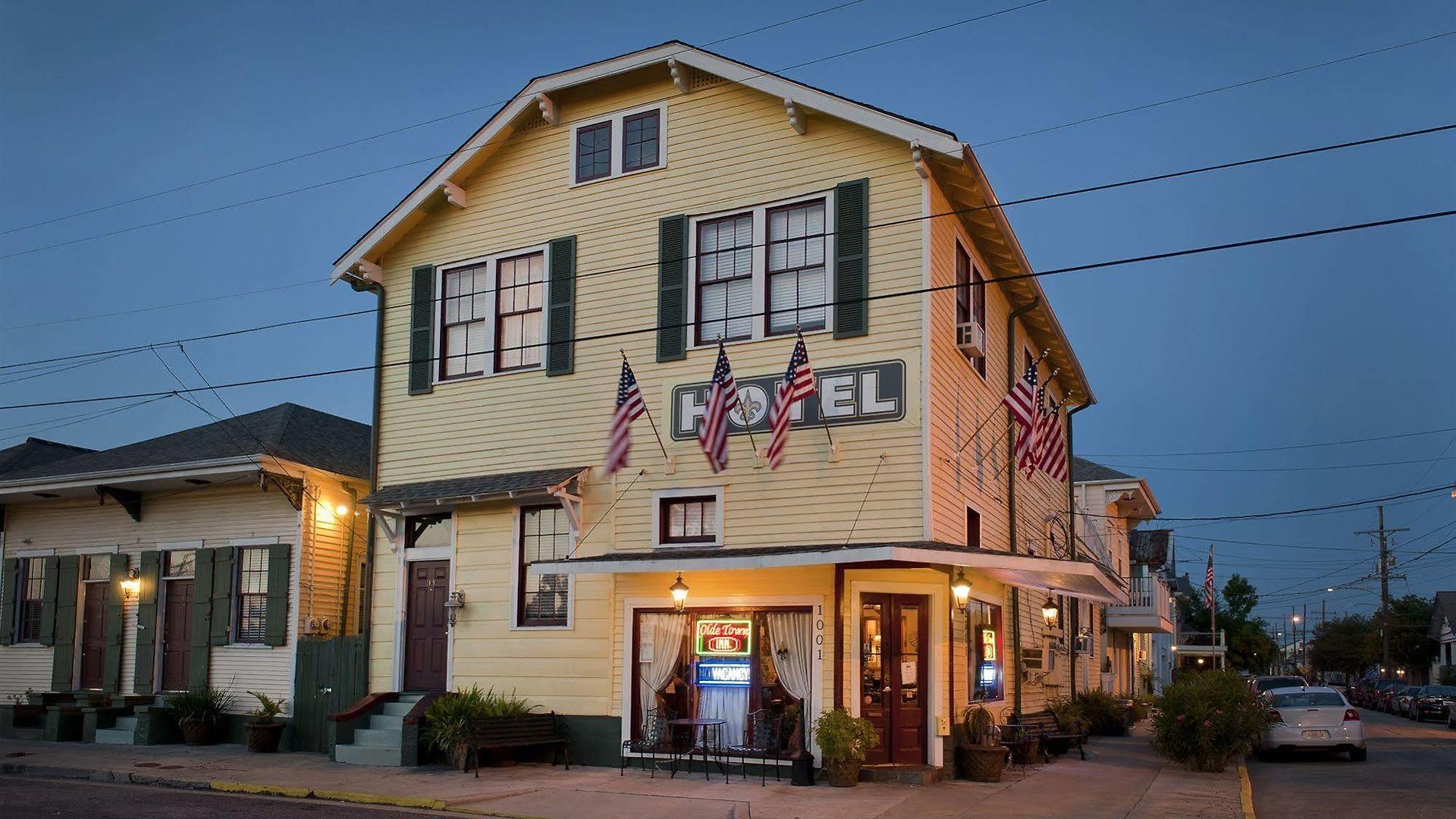 Historic Mardi Gras 3*