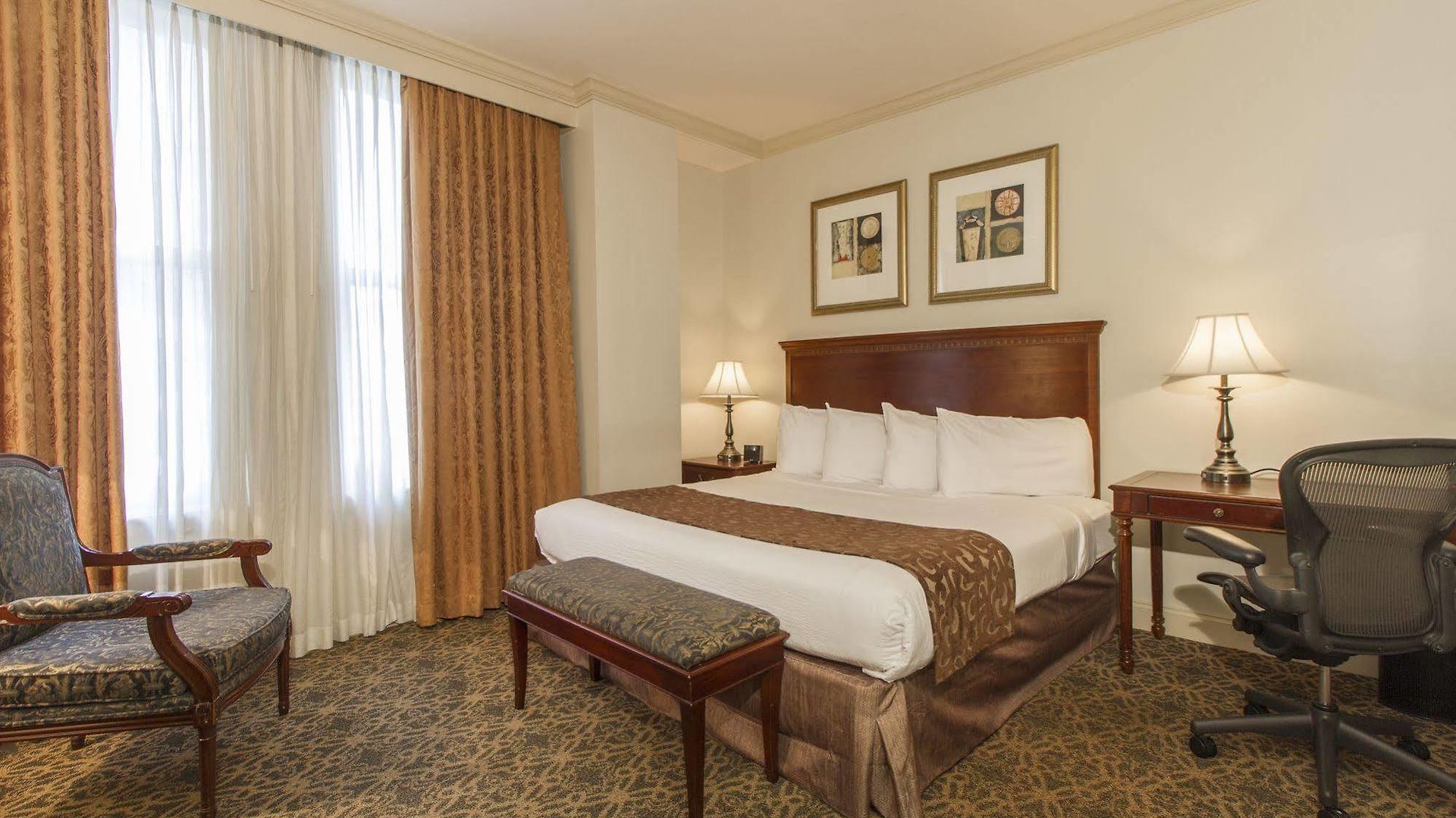The Whitney Hotel 4*