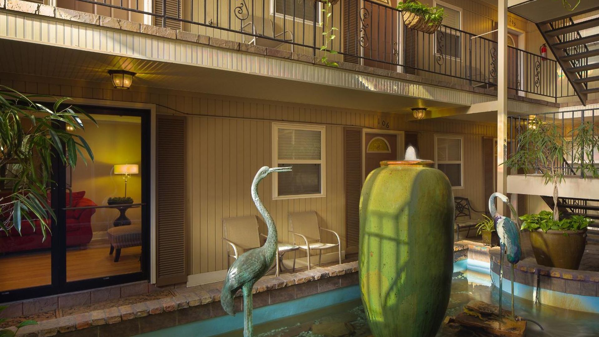 Frenchmen Orleans At 519, Ascend Collection Hotel New Orleans