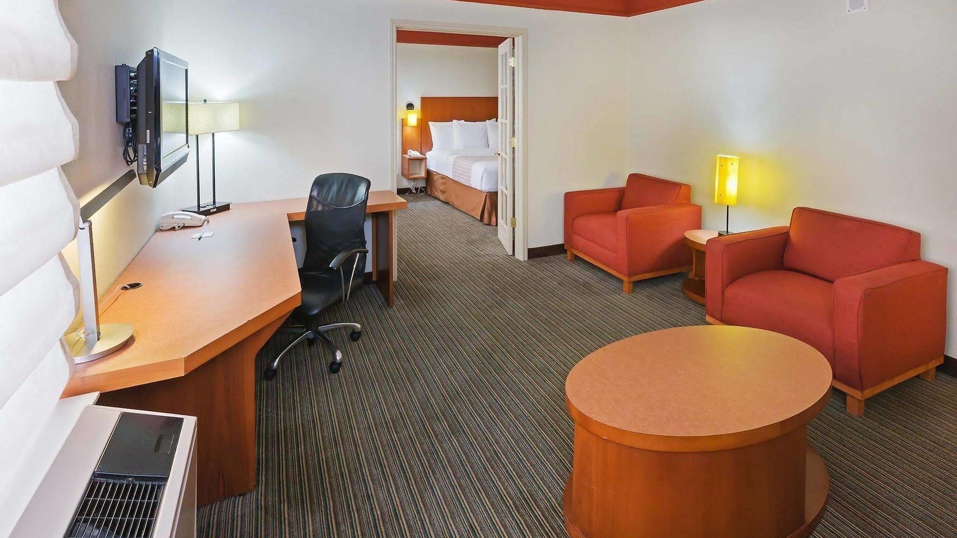 La Quinta & By Wyndham Downtown Hotel