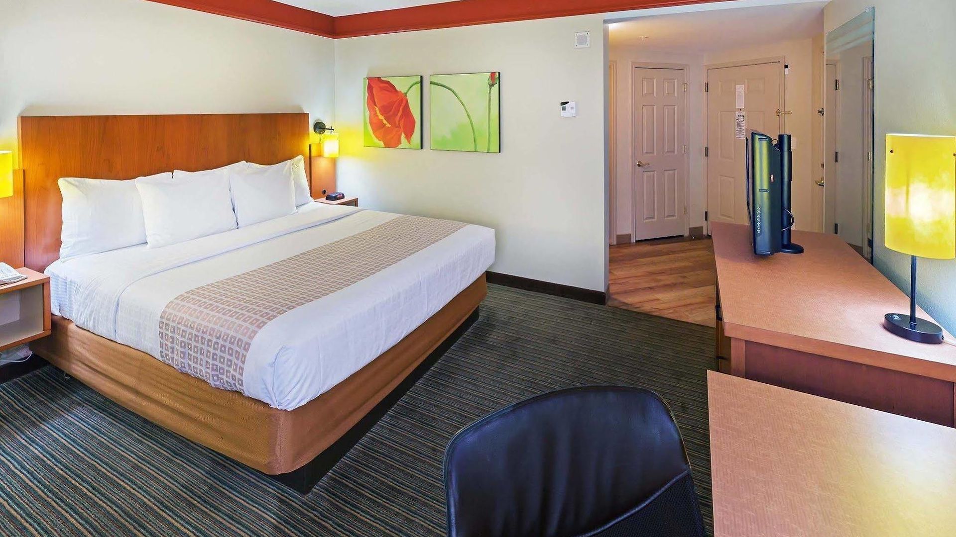 La Quinta & By Wyndham Downtown Hotel New Orleans