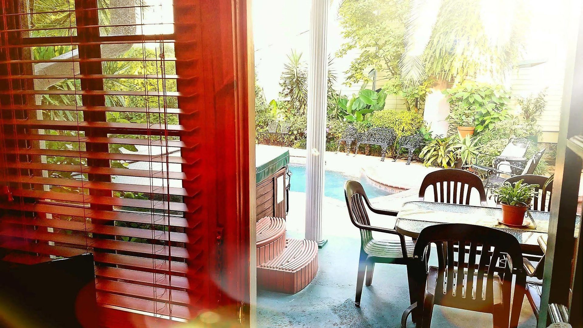 Lion's Hotel