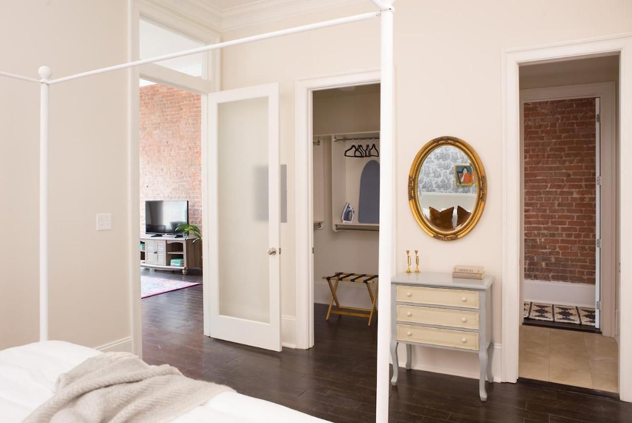 Sonder The Carondelet Aparthotel