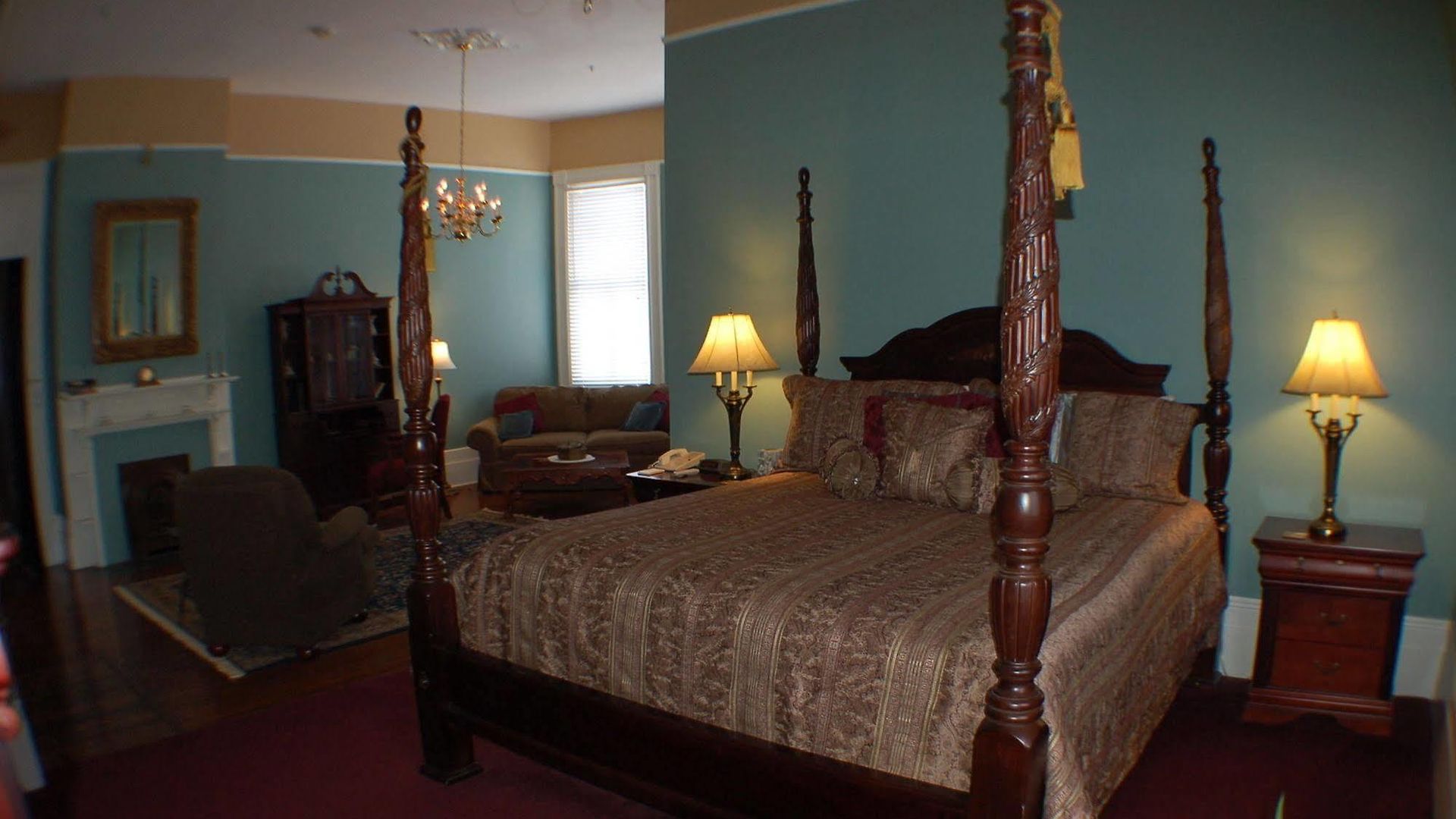 Avenue Hotel 2*