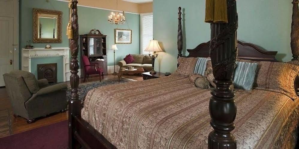 Hotel Avenue 2*