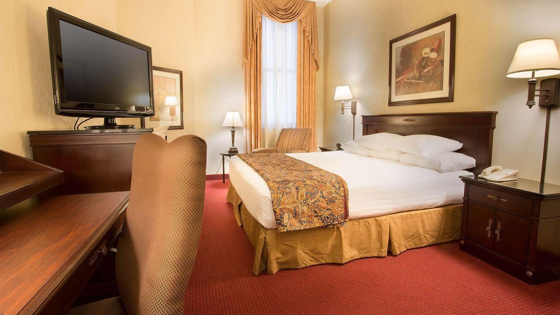 Drury Plaza Hotel 4*