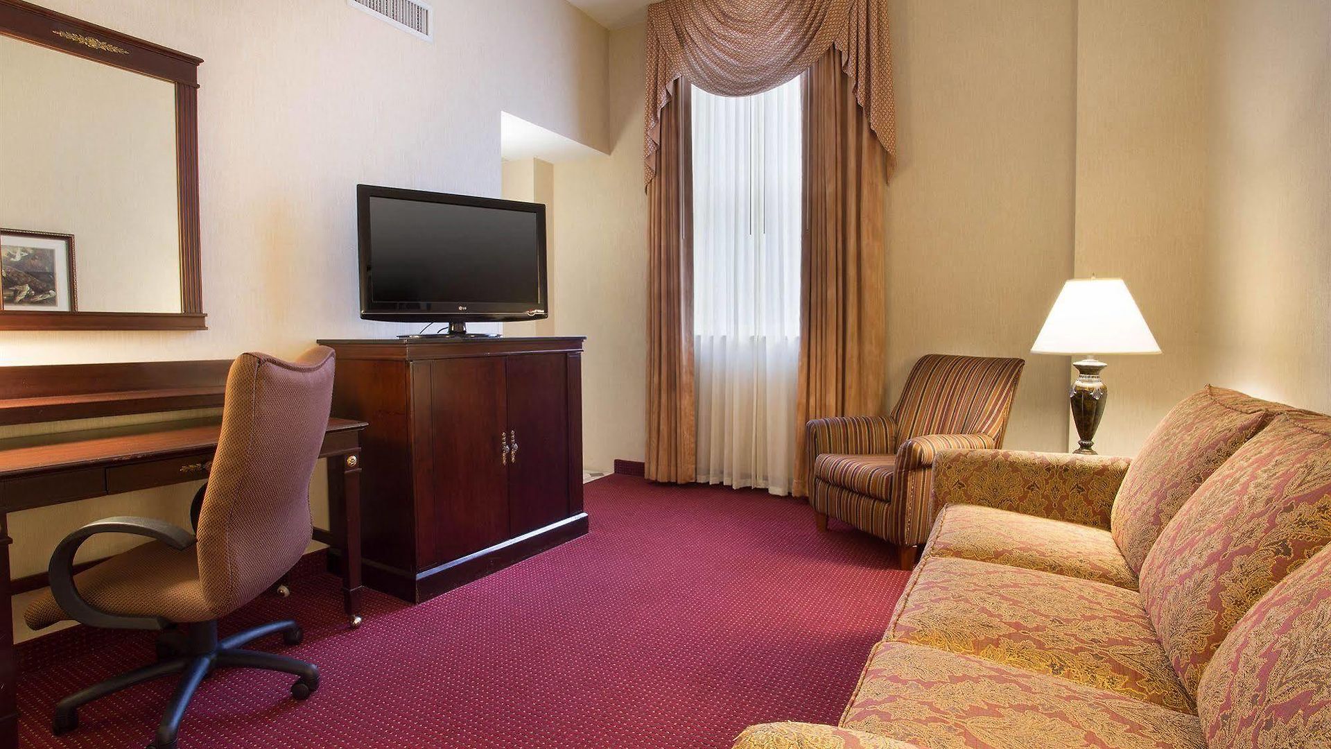 Hotel Drury Plaza 4*