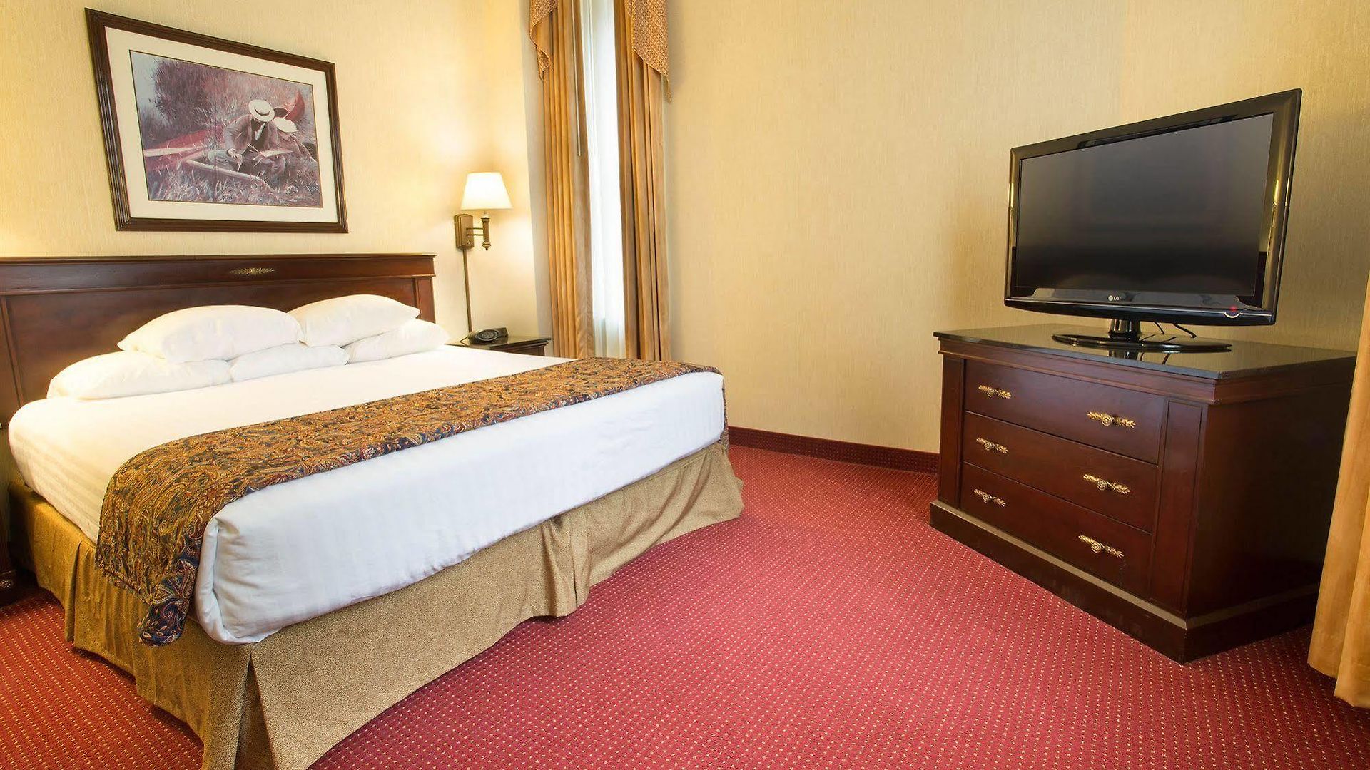 Drury Plaza Hotel 4*