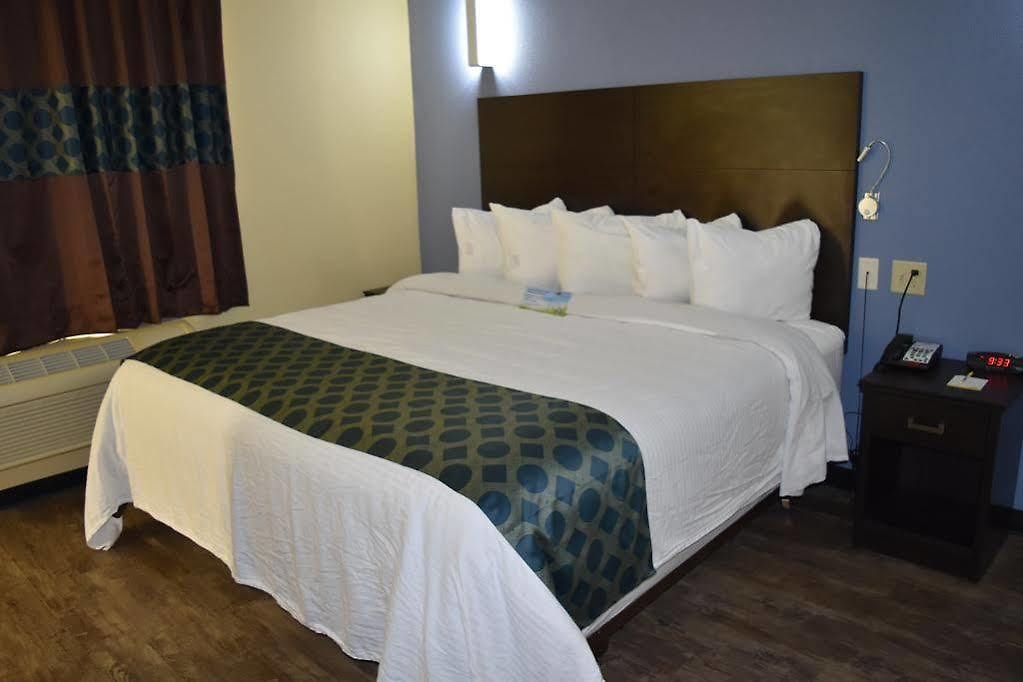 Hotel Days By Wyndham Pontchartrain