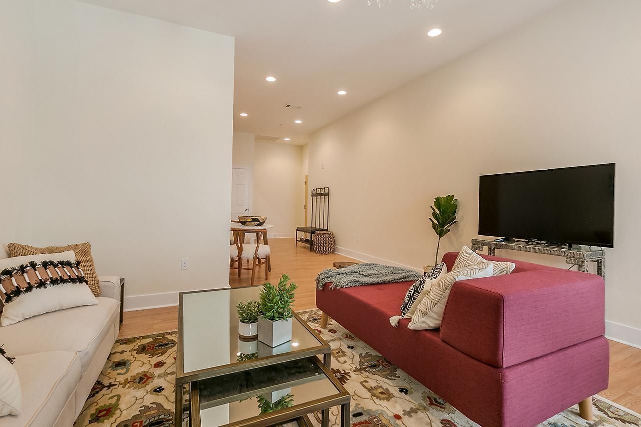 Delightful Arts/warehouse District Suites By Sonder *