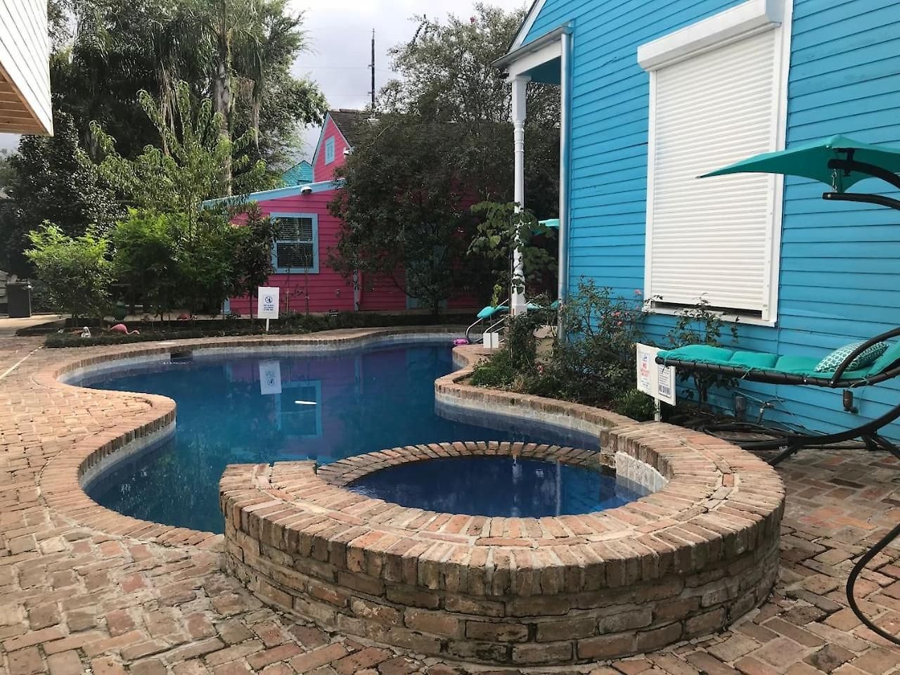 Five Br - Sleeps 10! Steps From French Quarter Villa