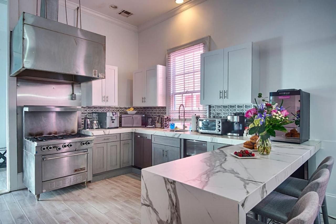 Five Br - Sleeps 10! Steps From French Quarter