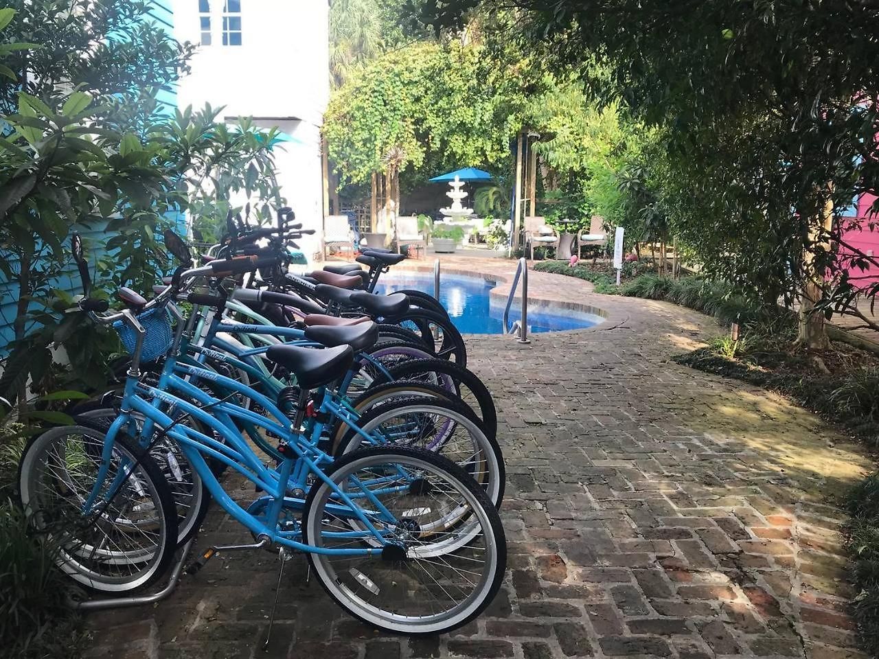 7 Bedroom - Sleeps 14! Next To Bourbon Street *