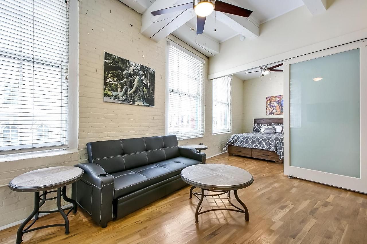 Spacious Steps Away From French Quarter *