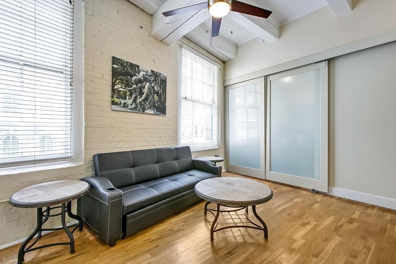 Modern Near French Quarter & Bourbon Street