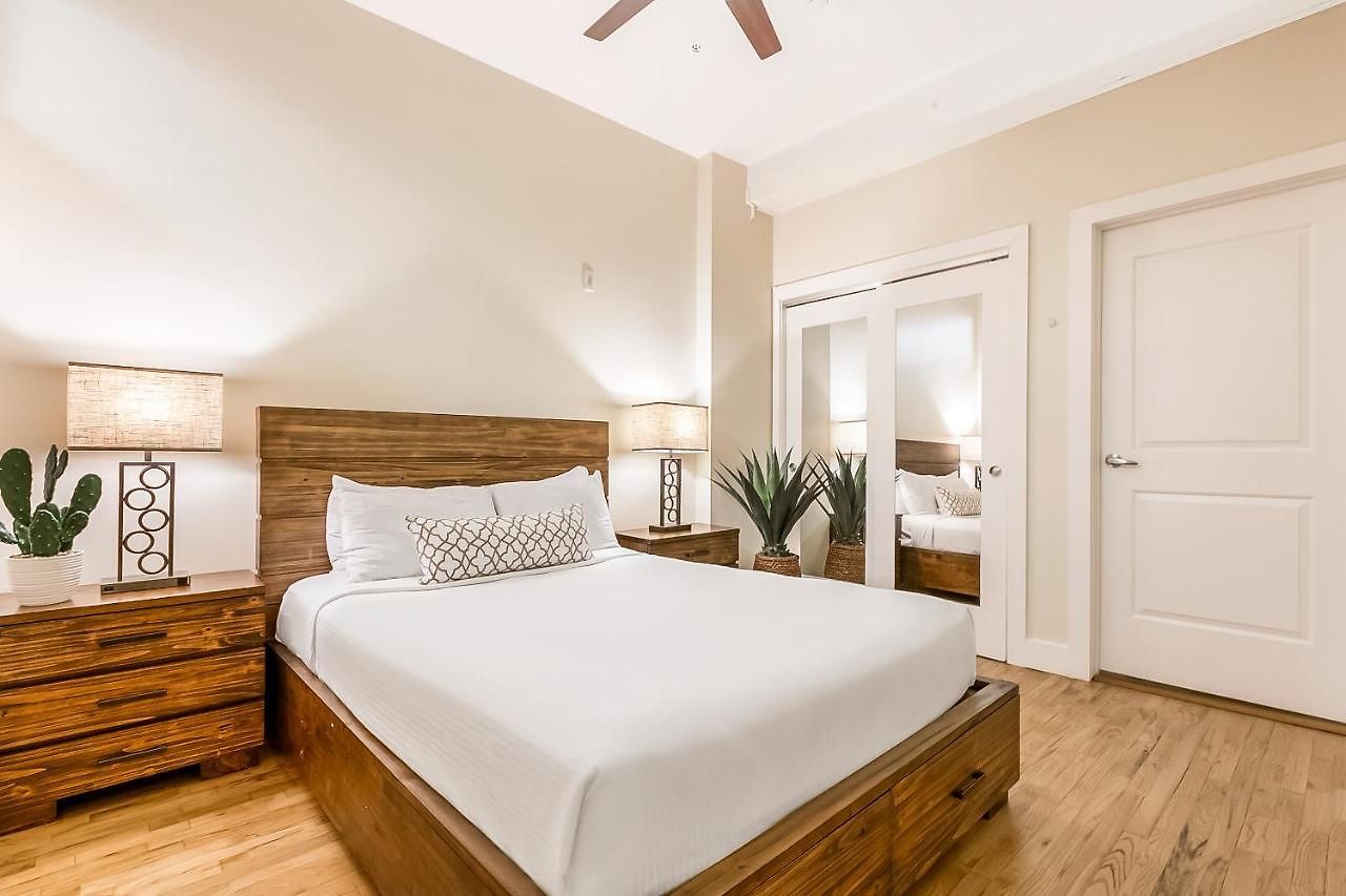 Beautiful Steps From French Quarter And Bourbon St Apartment *