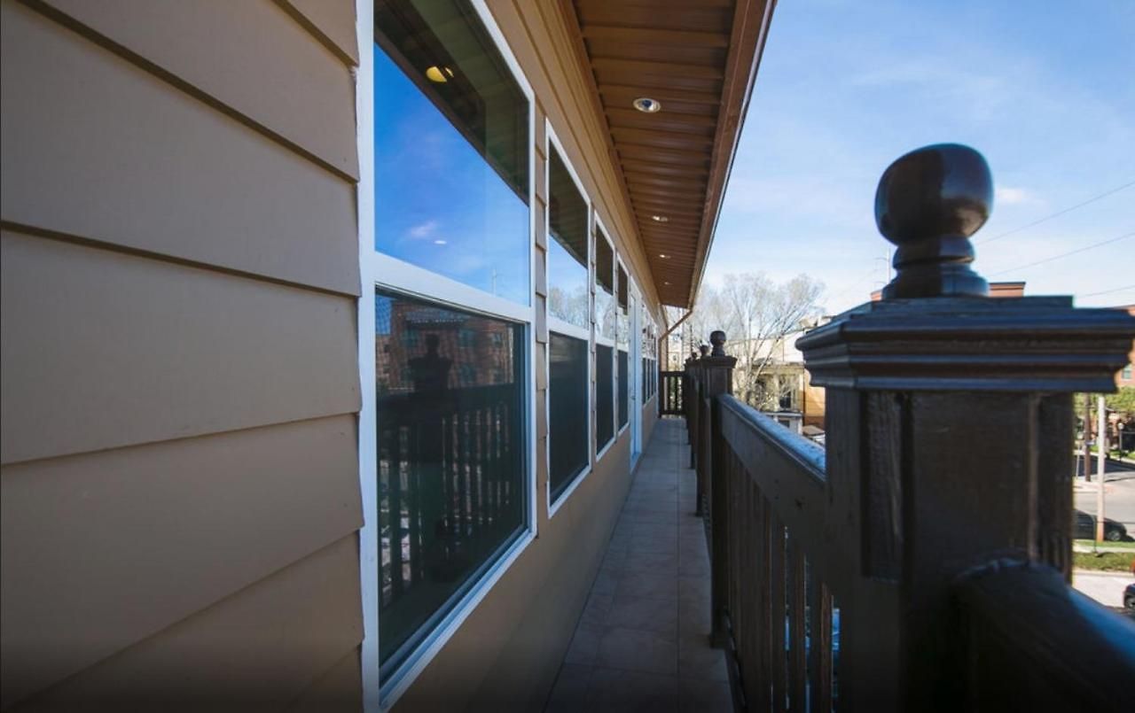 Spacious 3br Luxury Penthouse With Balcony