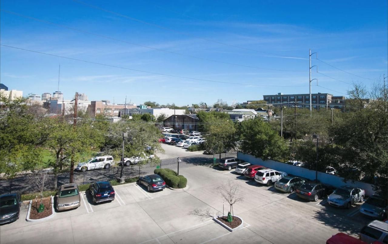 Spacious 3br Luxury Penthouse With Balcony Apartment New Orleans