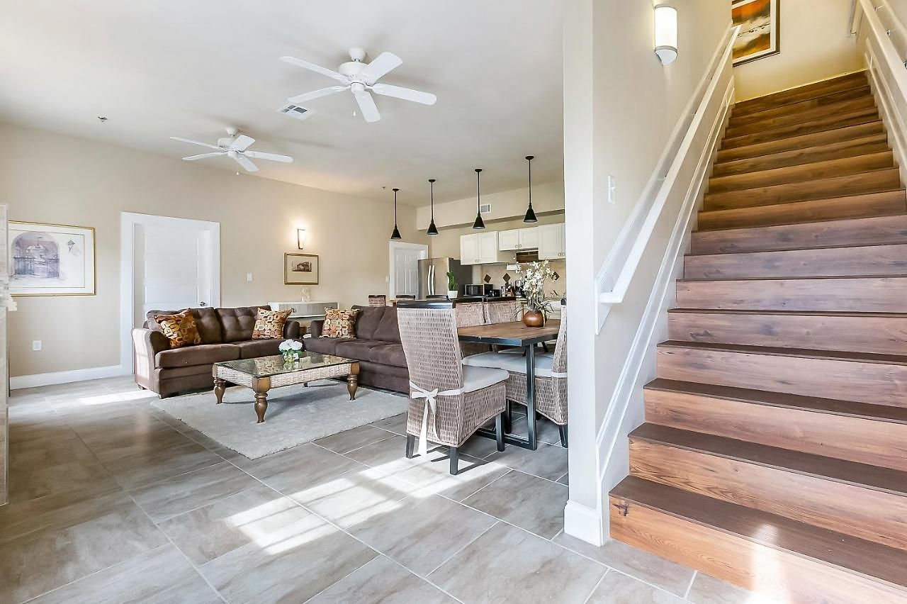 Modern 5br In Nola