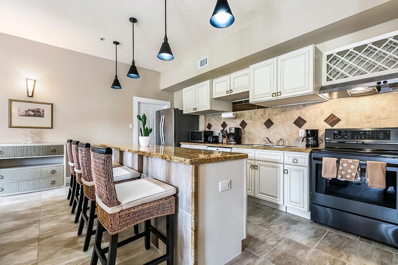 Modern 5br In Nola Apartment *