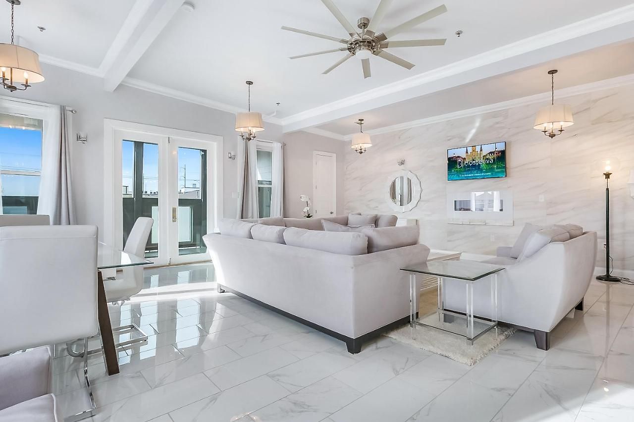 Stunning Penthouse In The Heart Of The Apartment *