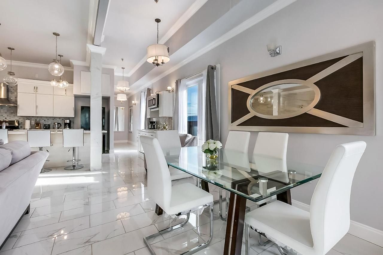 Apartment Stunning Penthouse In The Heart Of The *