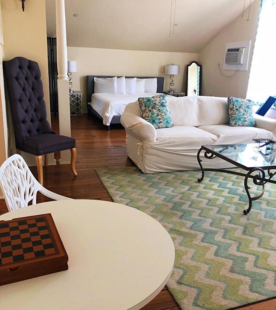 Creole Gardens And Inn