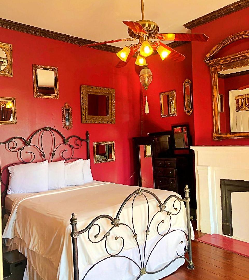 Creole Gardens And Inn
