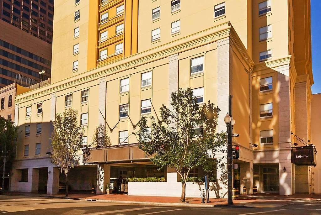 Hotel La Quinta & By Wyndham Downtown