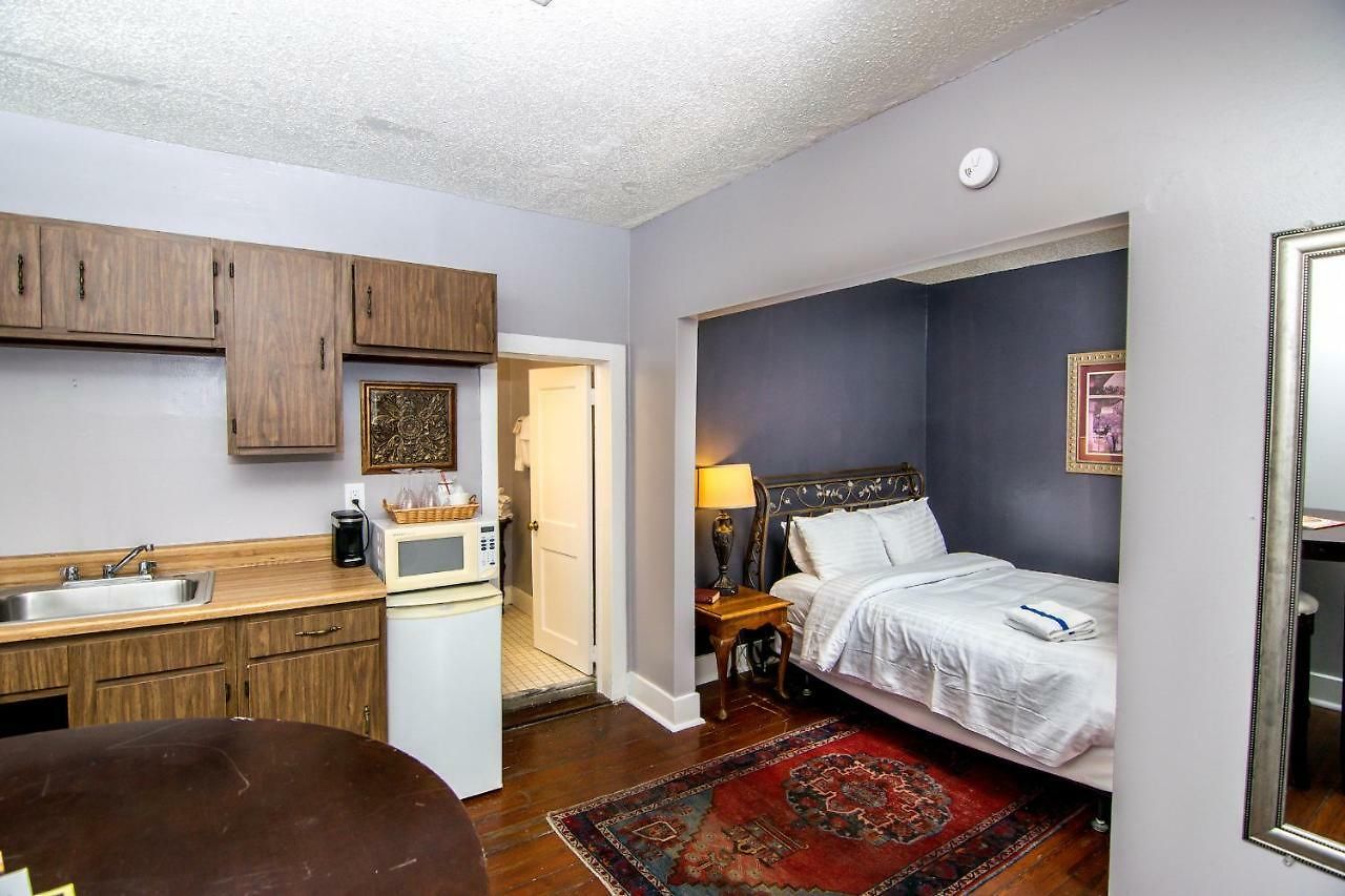 Rathbone Mansions Hotel 3*