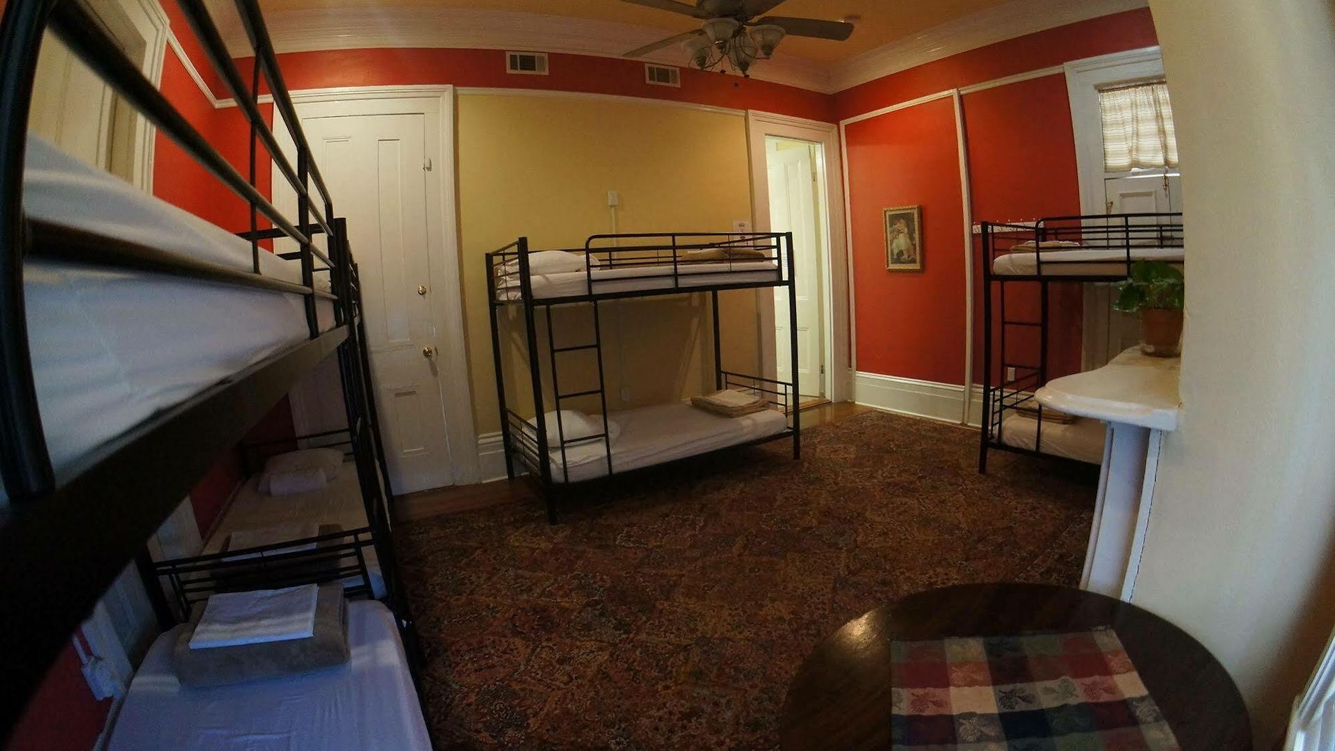 Hostel Auberge Nola Hostel *