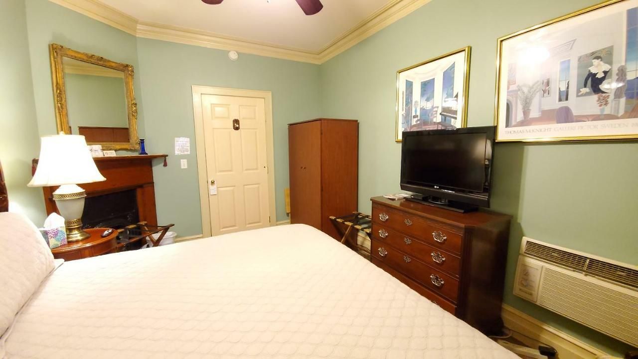 Lions Bed & Breakfast 3*